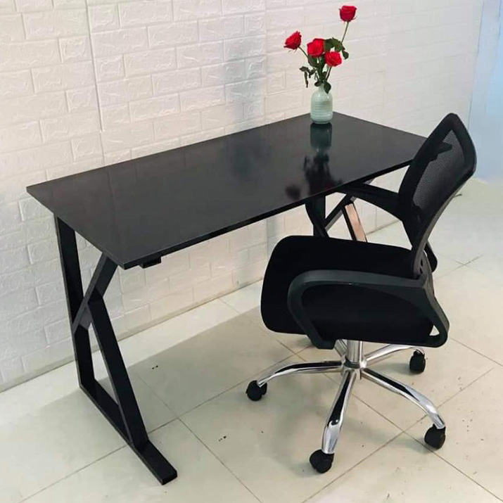 Ưu điểm nổi bật của bàn chữ K màu đen